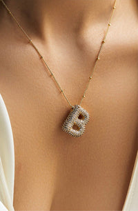 Sabina | Collar con letra burbuja de diamantes