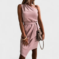 Ivana | Vestido de un hombro con cinturón