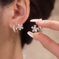 Florencia | Pendientes de flores con detalles brillantes