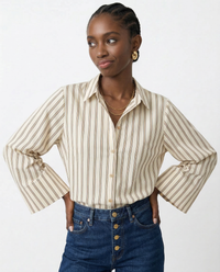 Camisa europea a rayas con botones
