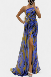 Patricia | Vestido largo asimétrico con estampado vibrante